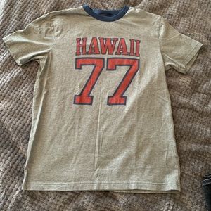 American Eagle t shirt